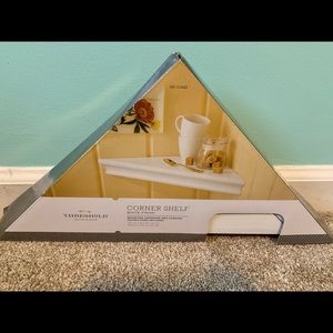 THRESHOLD CORNER SHELF